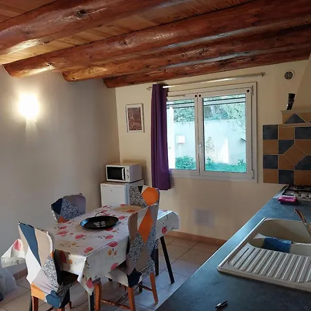 Maison 2 Chambres, Baignoire Balneo, Exterieur Et Jardin * Vauvert